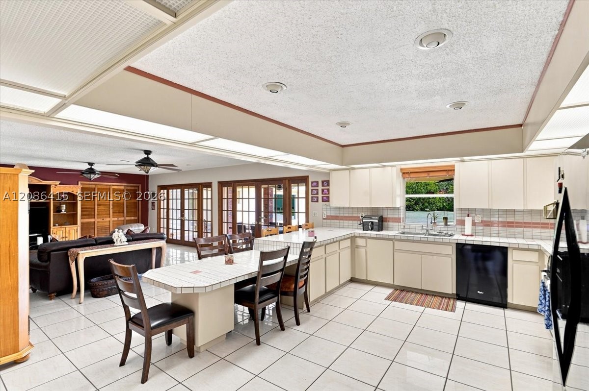 9805 SW 64th St, Miami FL 33173