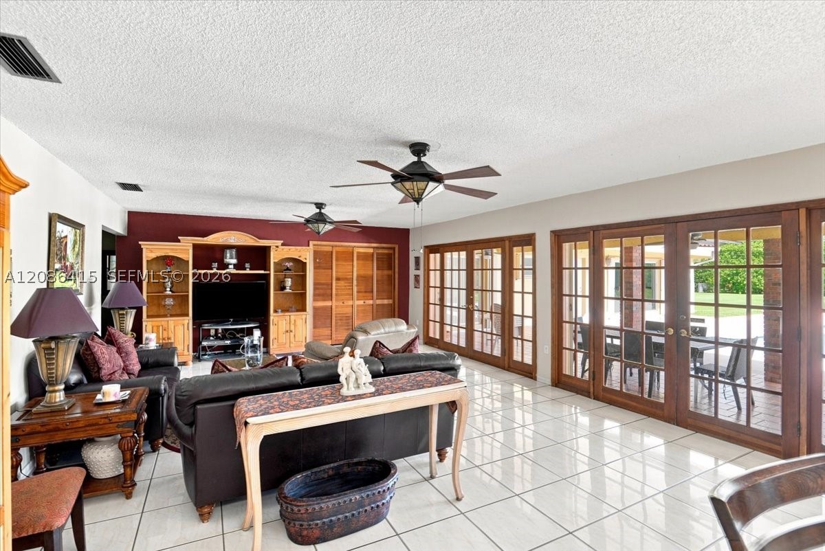 9805 SW 64th St, Miami FL 33173