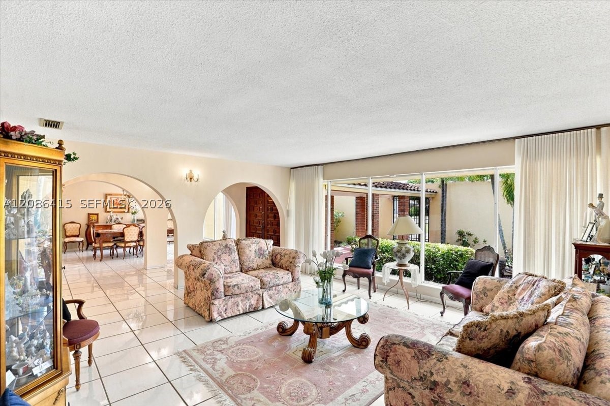 9805 SW 64th St, Miami FL 33173