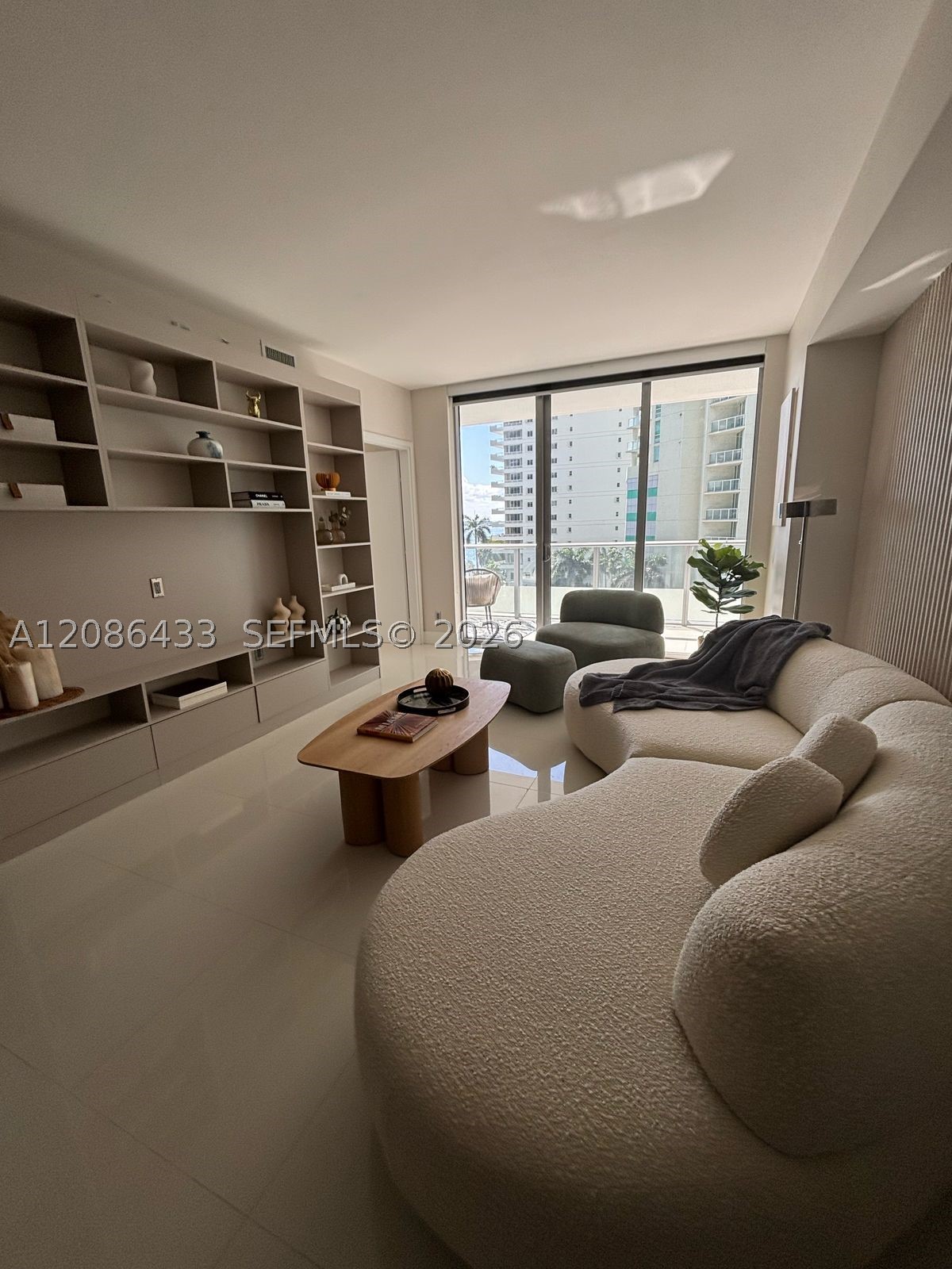 1300 Brickell Bay Dr #604, Miami FL 33131