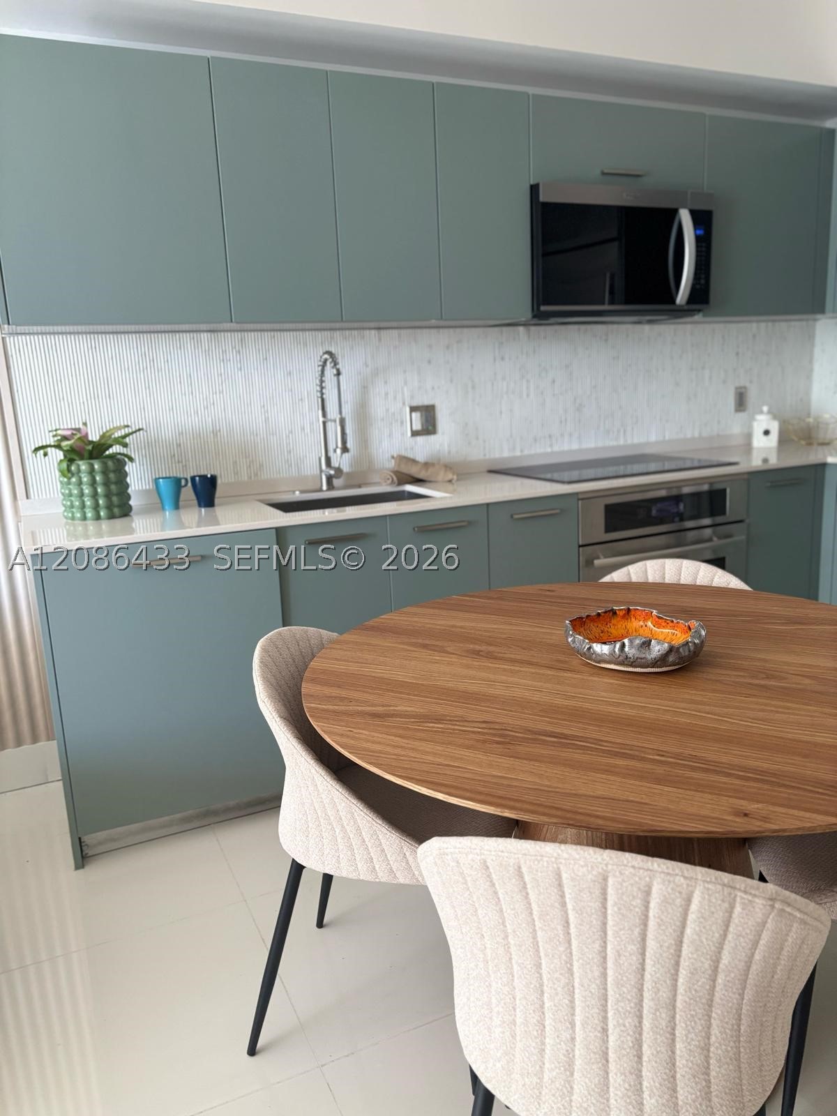 1300 Brickell Bay Dr #604, Miami FL 33131