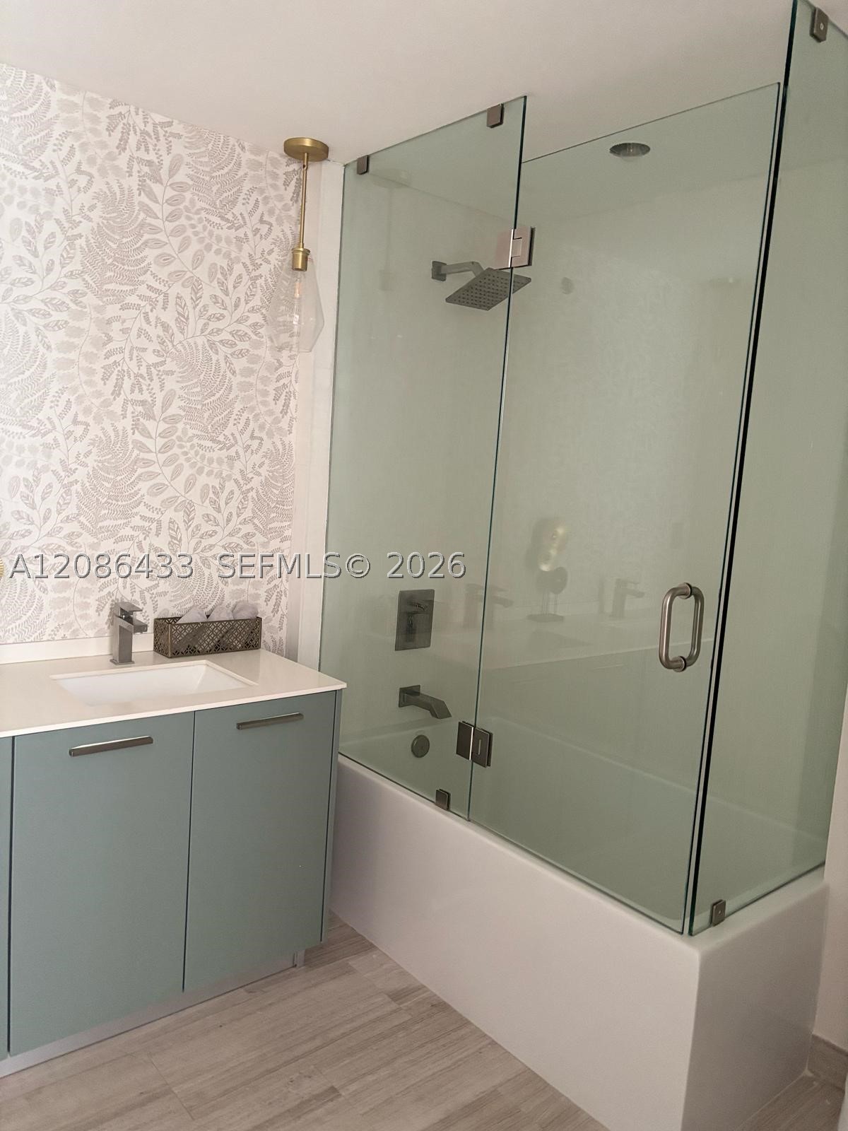 1300 Brickell Bay Dr #604, Miami FL 33131