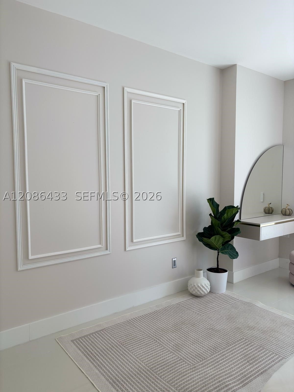 1300 Brickell Bay Dr #604, Miami FL 33131