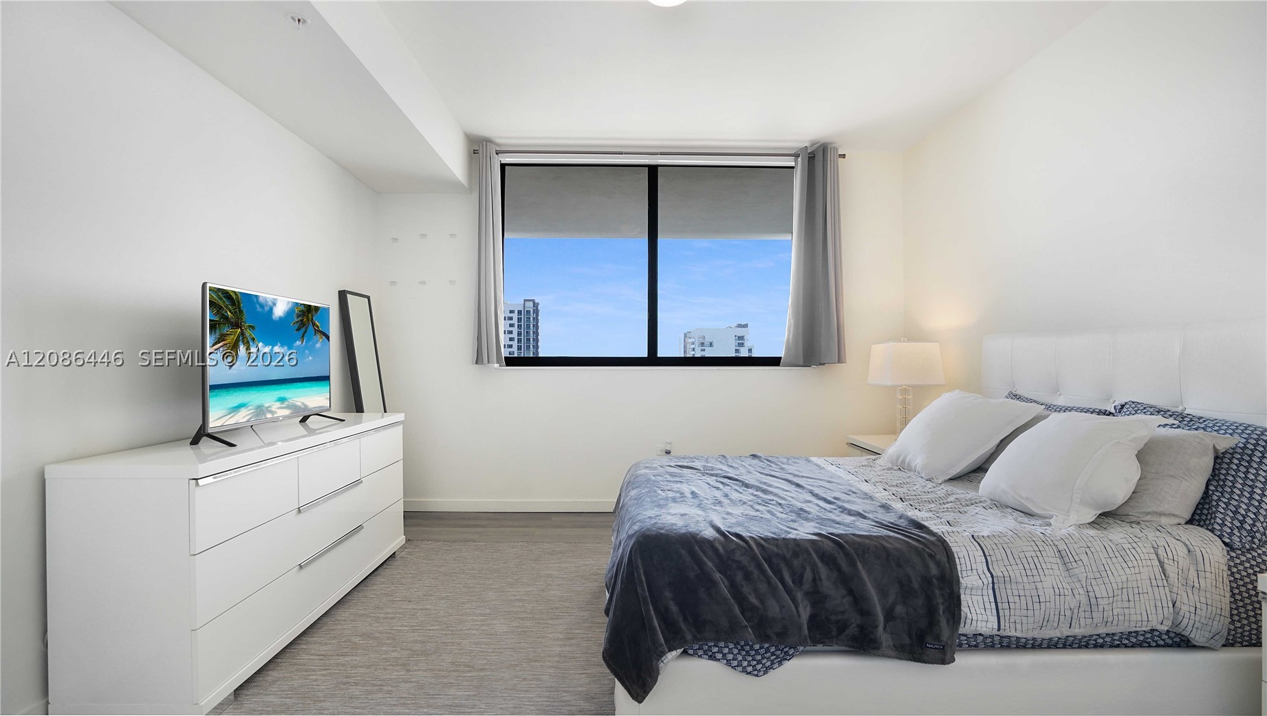 999 SW 1st AVE #2313, Miami FL 33131