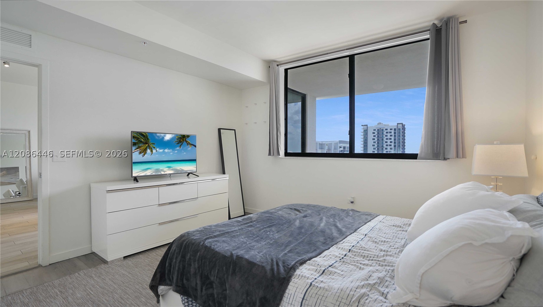 999 SW 1st AVE #2313, Miami FL 33131