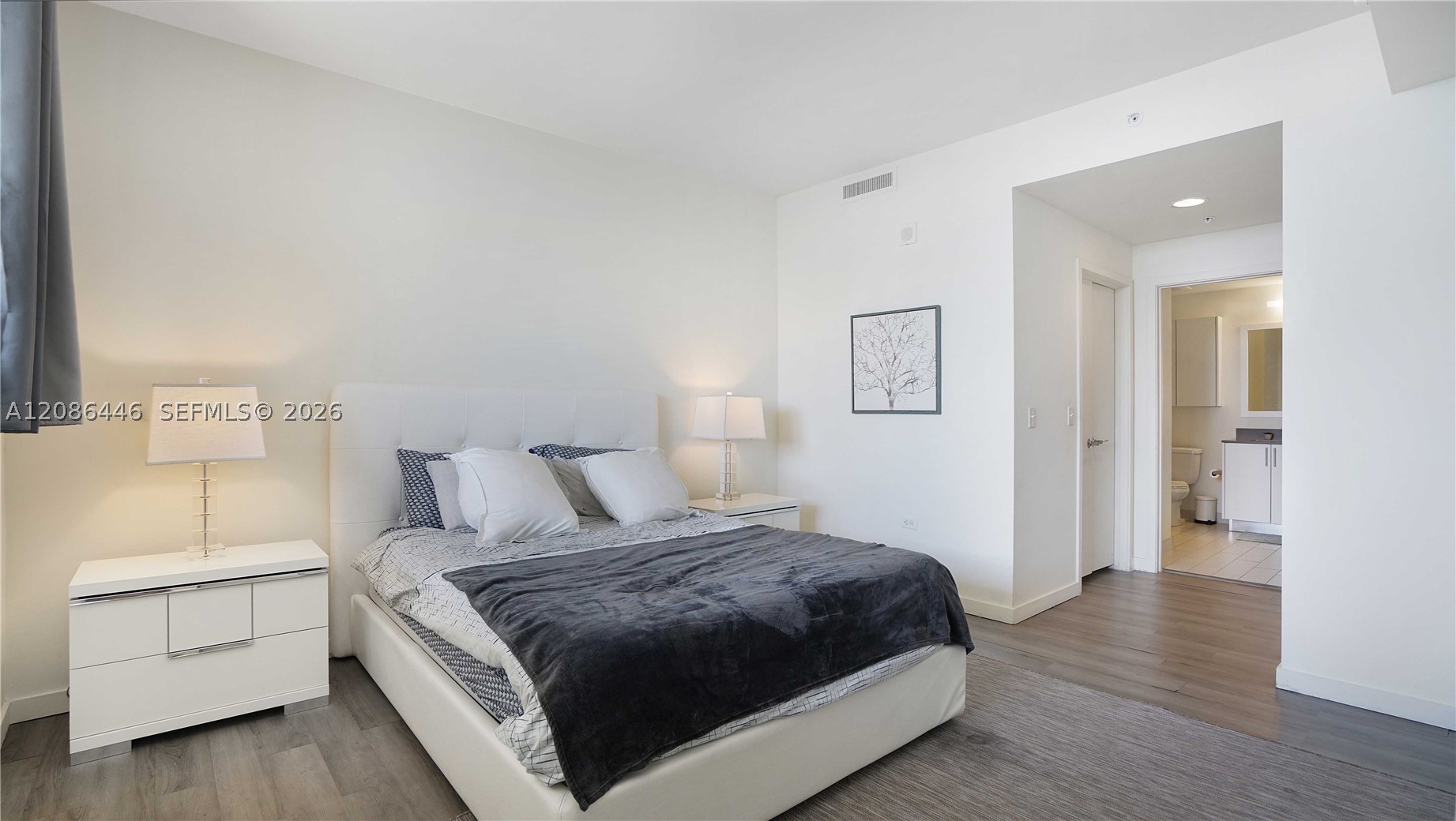 999 SW 1st AVE #2313, Miami FL 33131