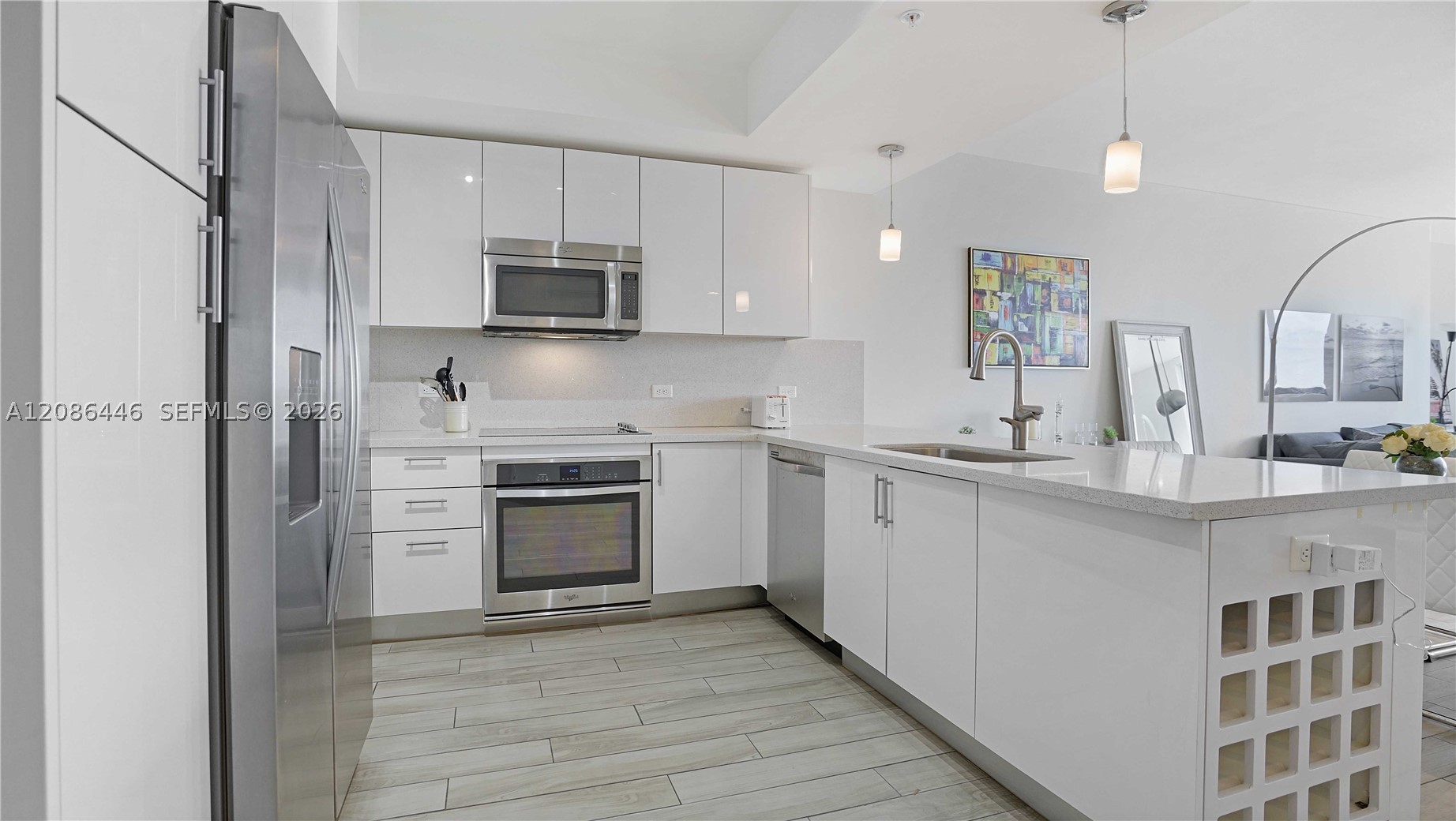999 SW 1st AVE #2313, Miami FL 33131