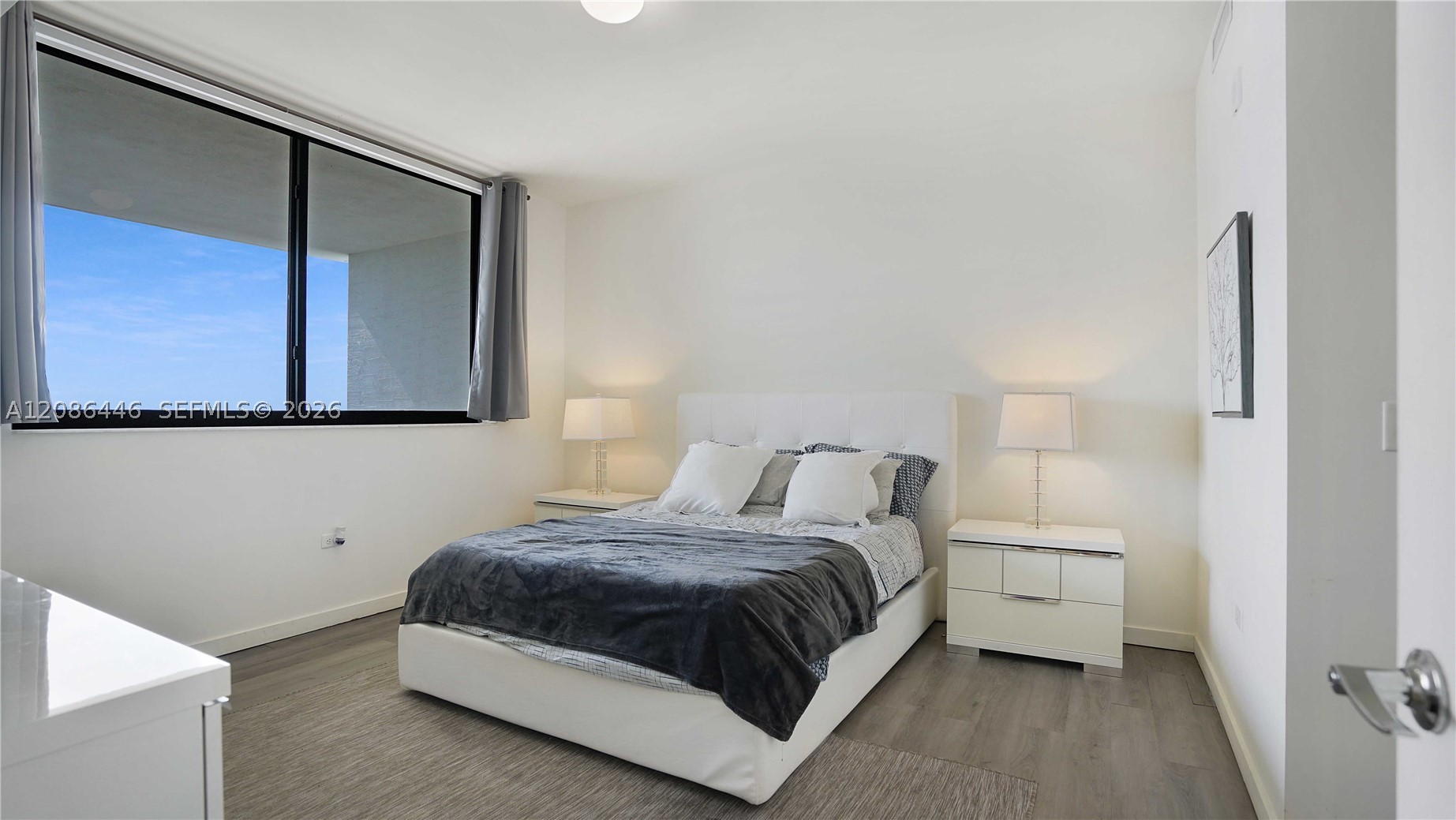 999 SW 1st AVE #2313, Miami FL 33131