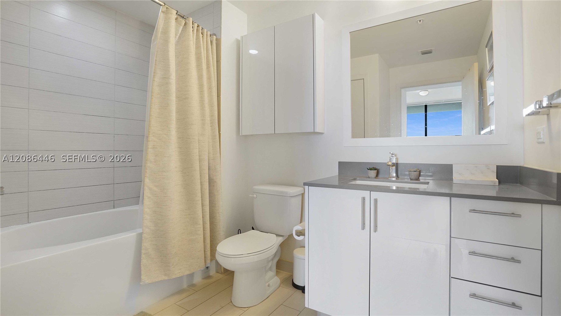 999 SW 1st AVE #2313, Miami FL 33131