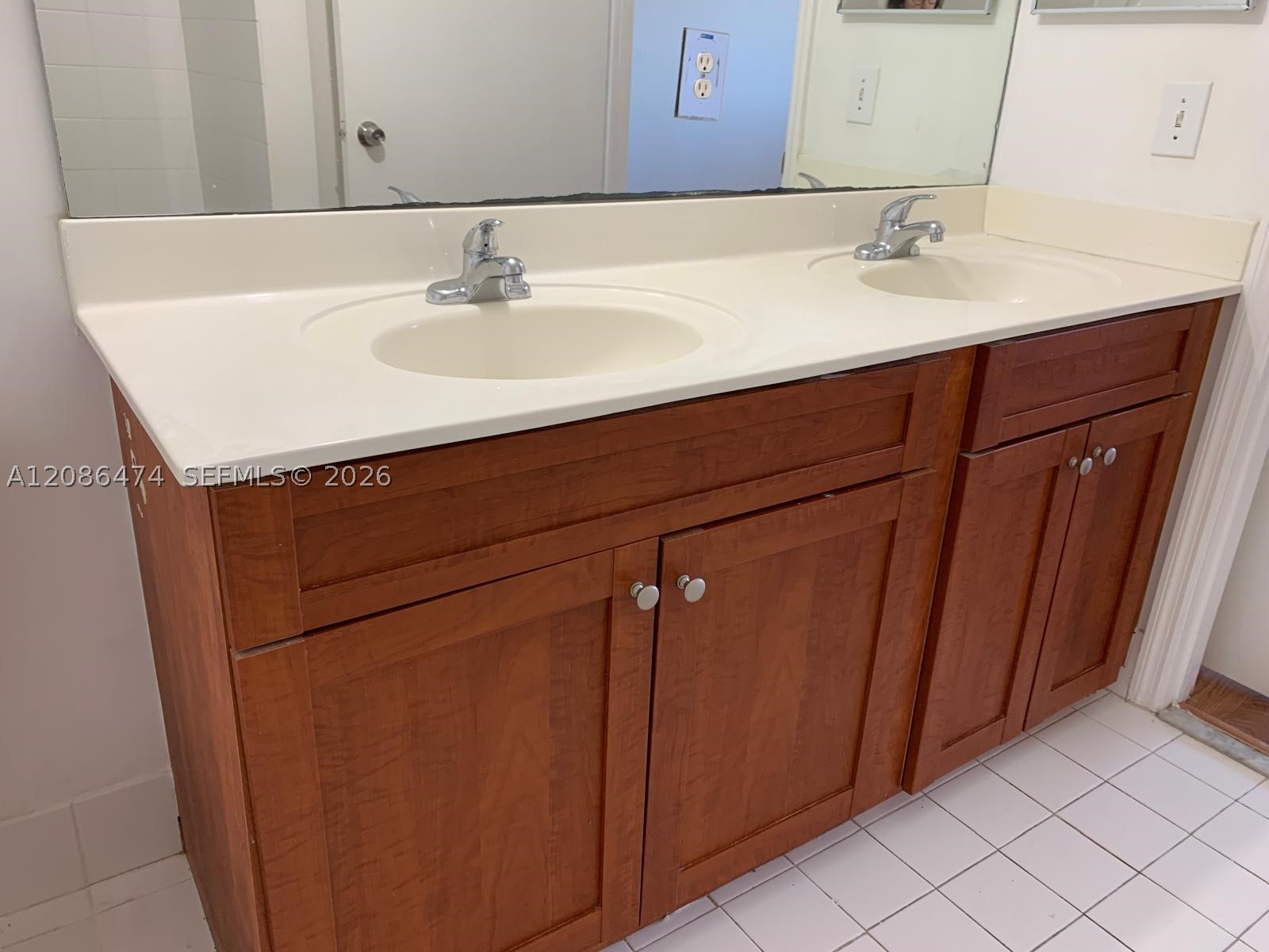 36 NW 6th Ave #908, Miami FL 33128