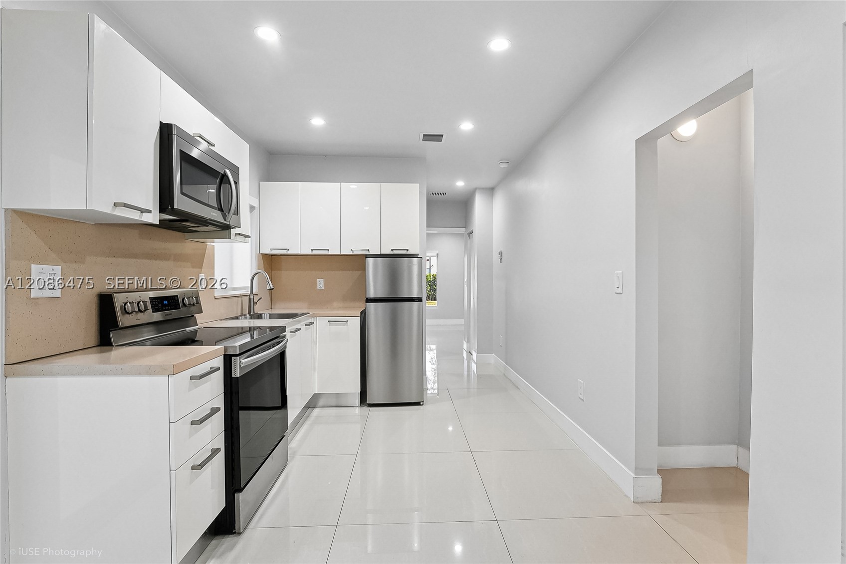101 Palmetto Dr, Miami Springs FL 33166