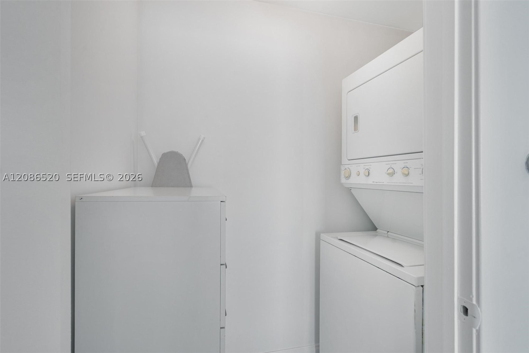 460 NE 28th St #1602, Miami FL 33137