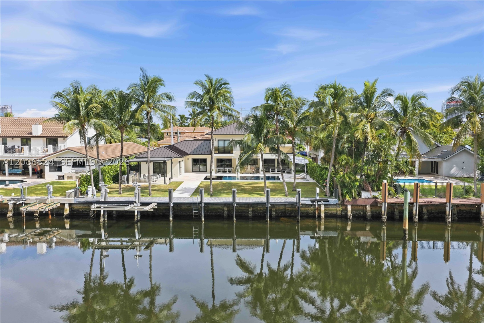415 Holiday Dr, Hallandale Beach FL 33009