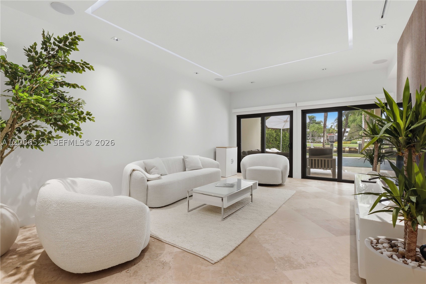 415 Holiday Dr, Hallandale Beach FL 33009
