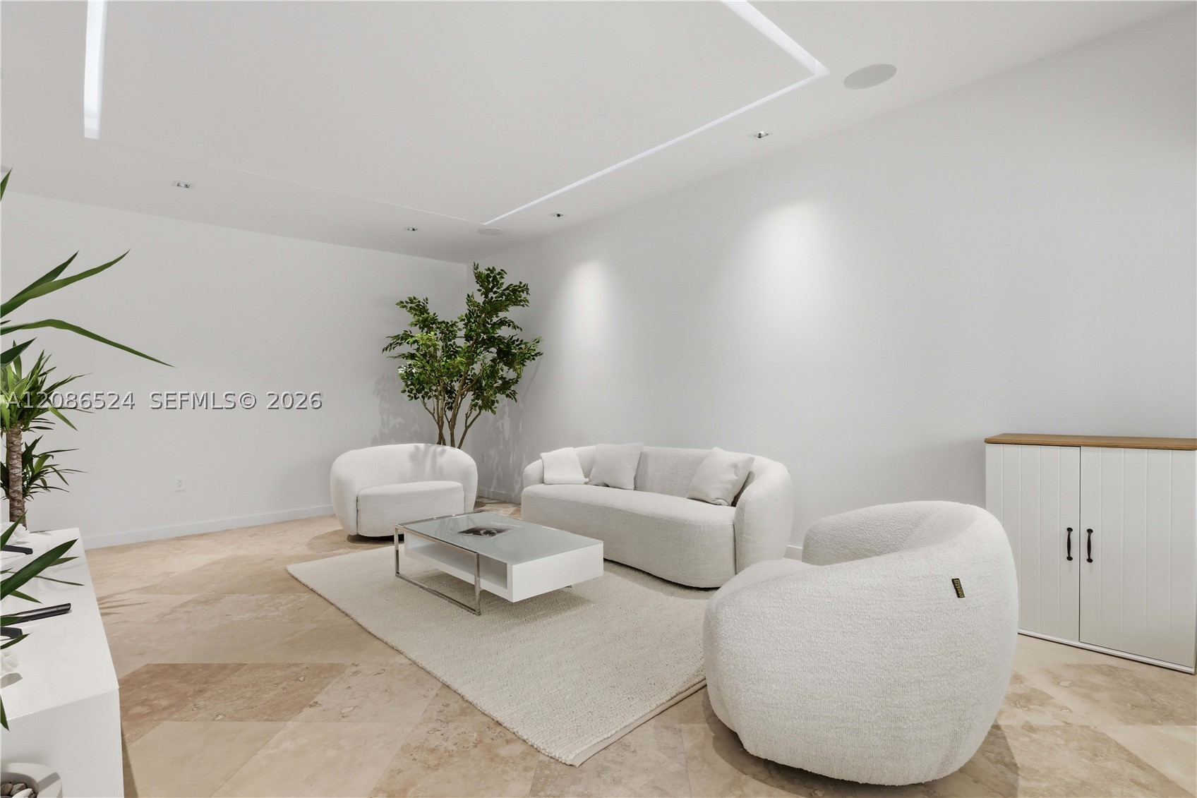 415 Holiday Dr, Hallandale Beach FL 33009