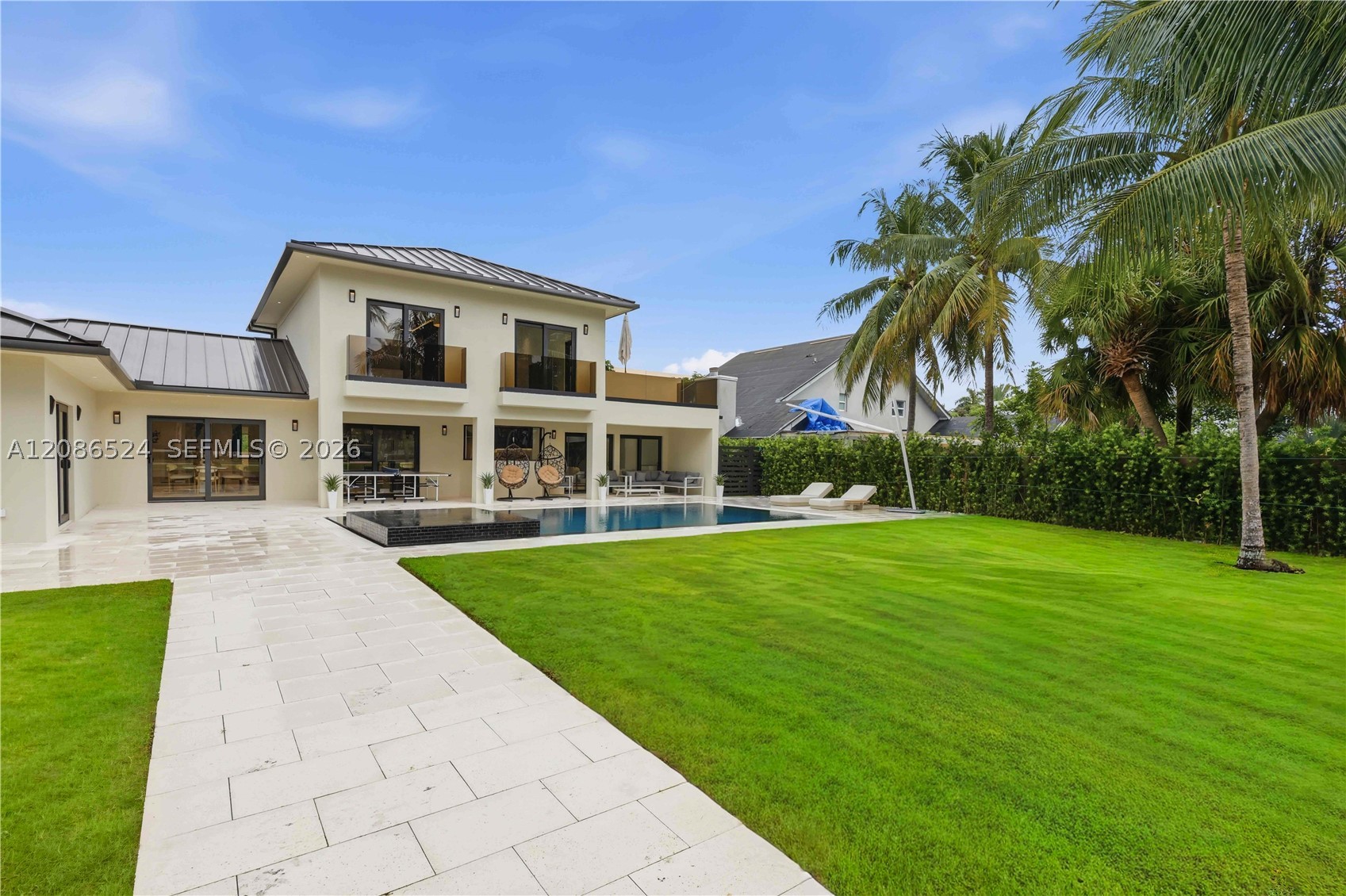 415 Holiday Dr, Hallandale Beach FL 33009