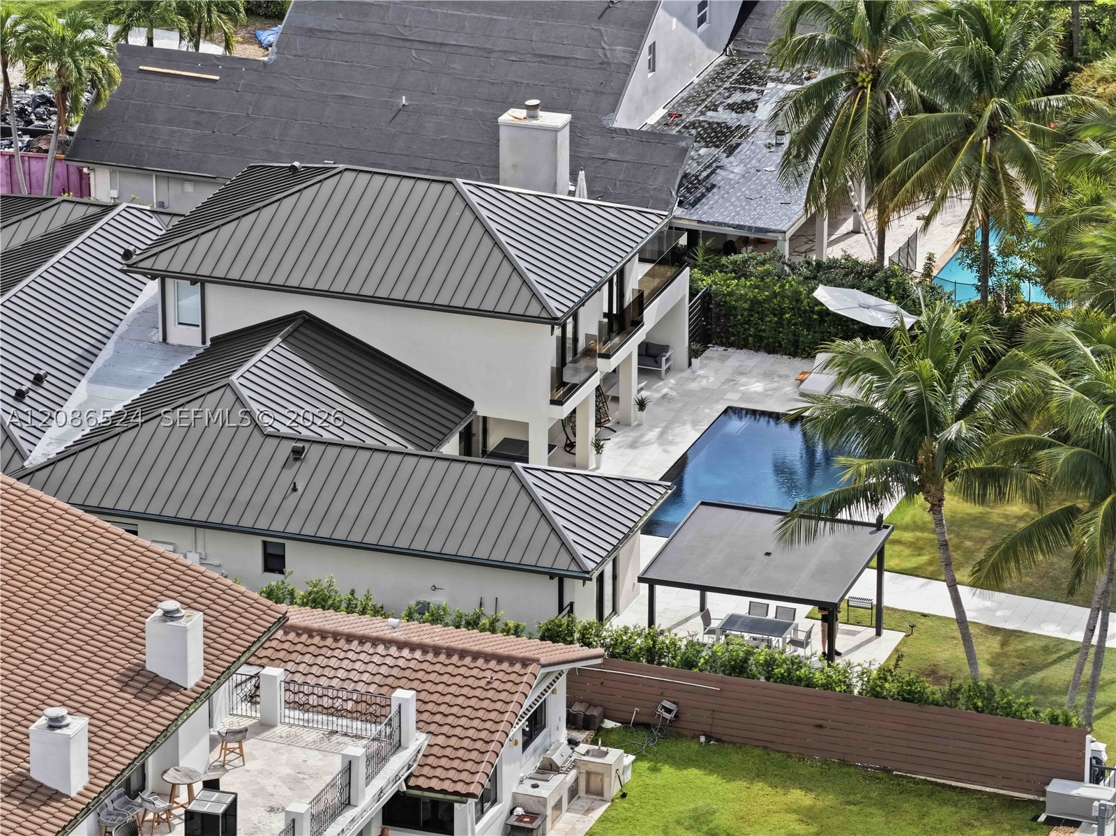 415 Holiday Dr, Hallandale Beach FL 33009