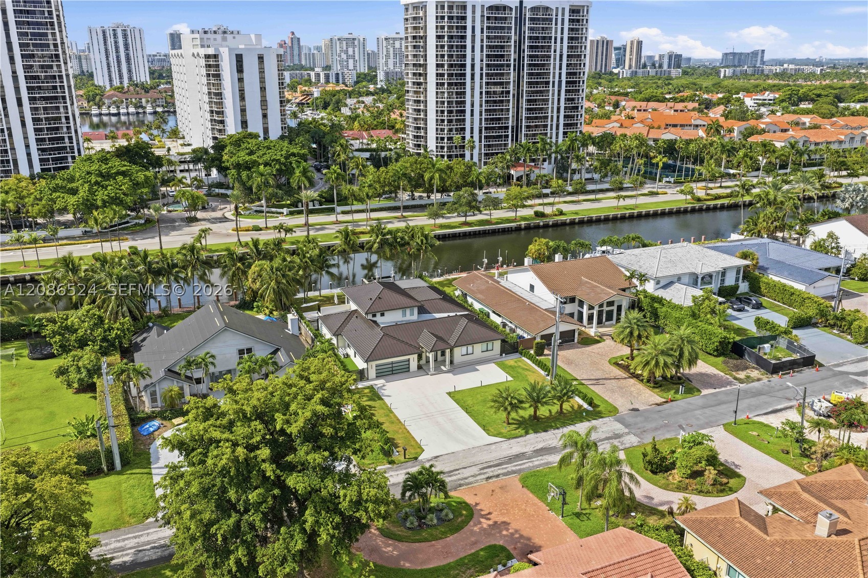 415 Holiday Dr, Hallandale Beach FL 33009