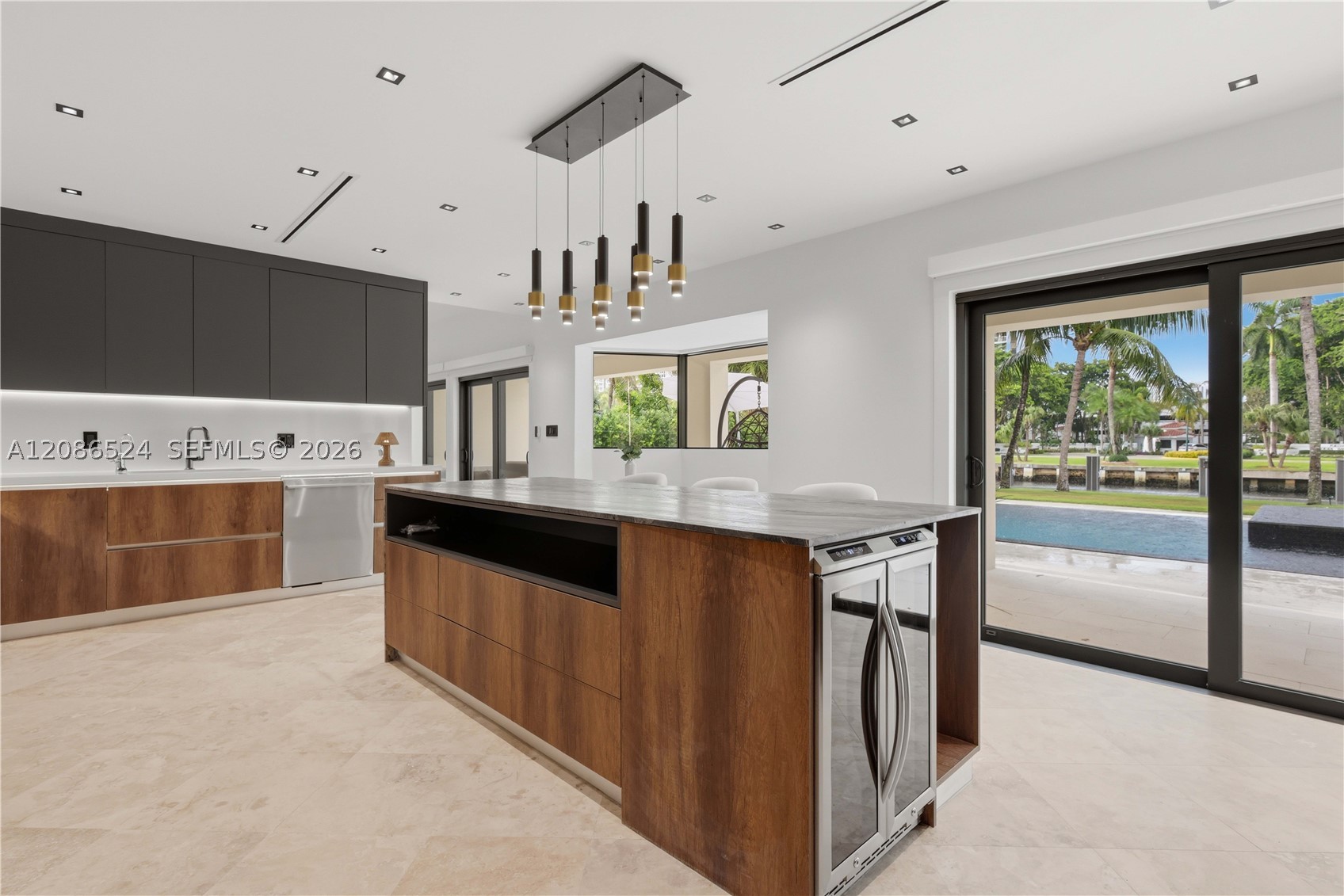 415 Holiday Dr, Hallandale Beach FL 33009