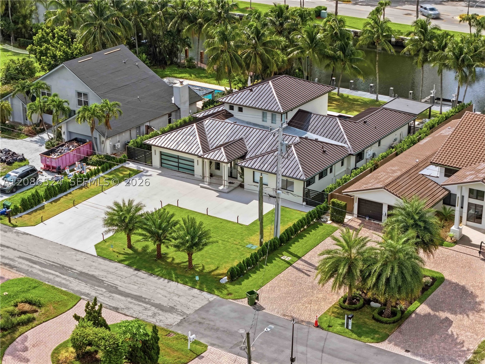 415 Holiday Dr, Hallandale Beach FL 33009