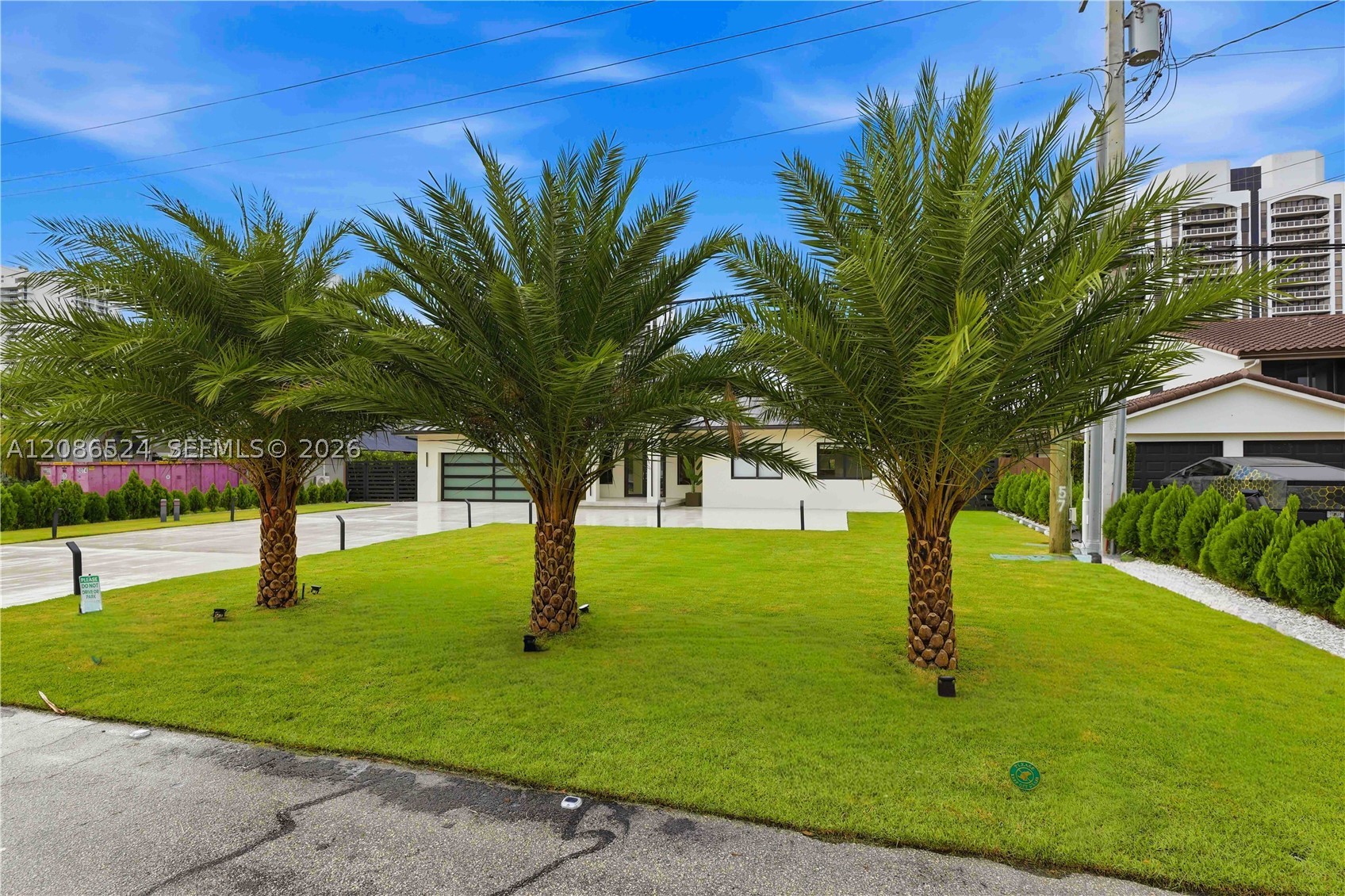 415 Holiday Dr, Hallandale Beach FL 33009