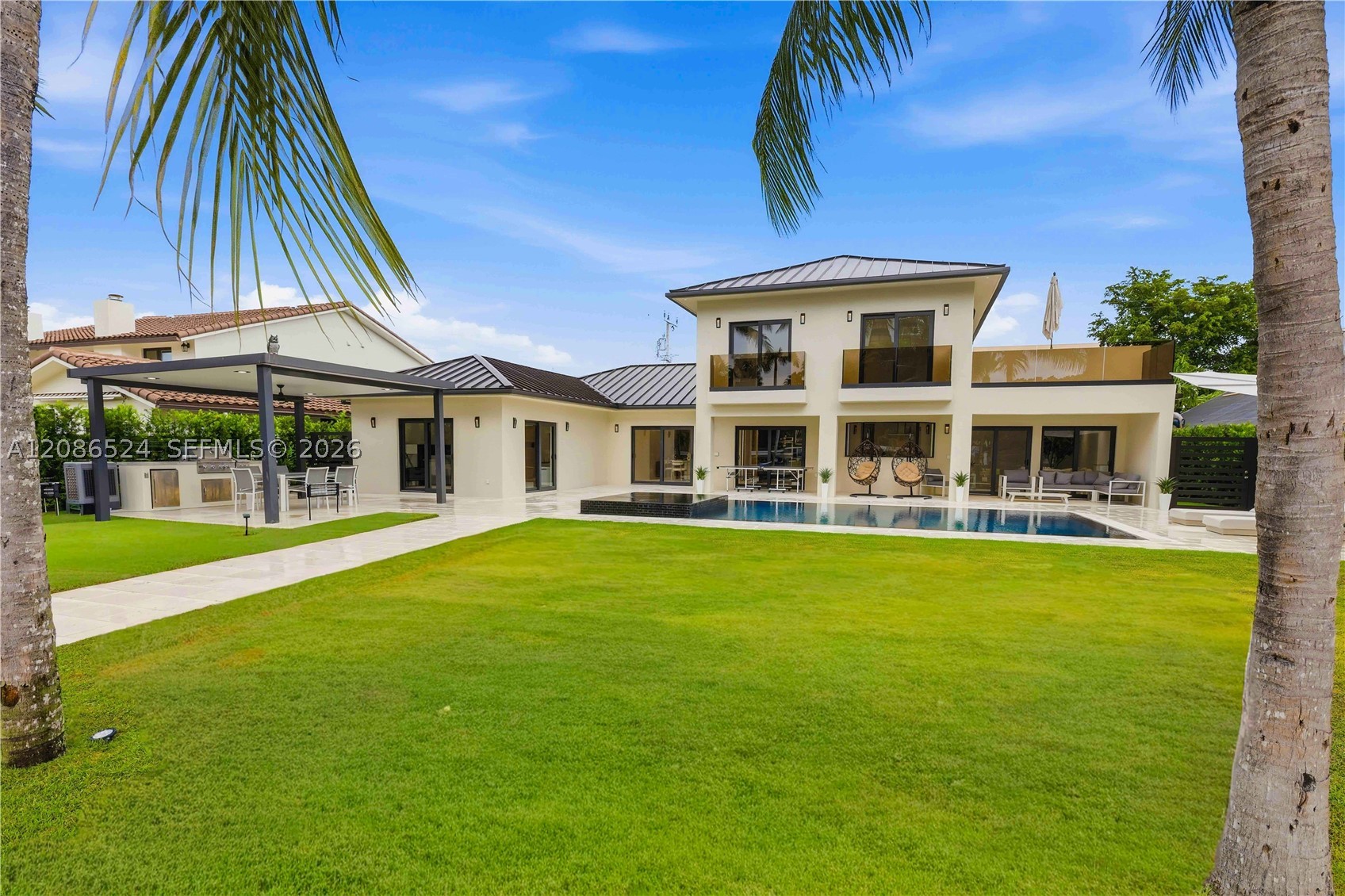 415 Holiday Dr, Hallandale Beach FL 33009