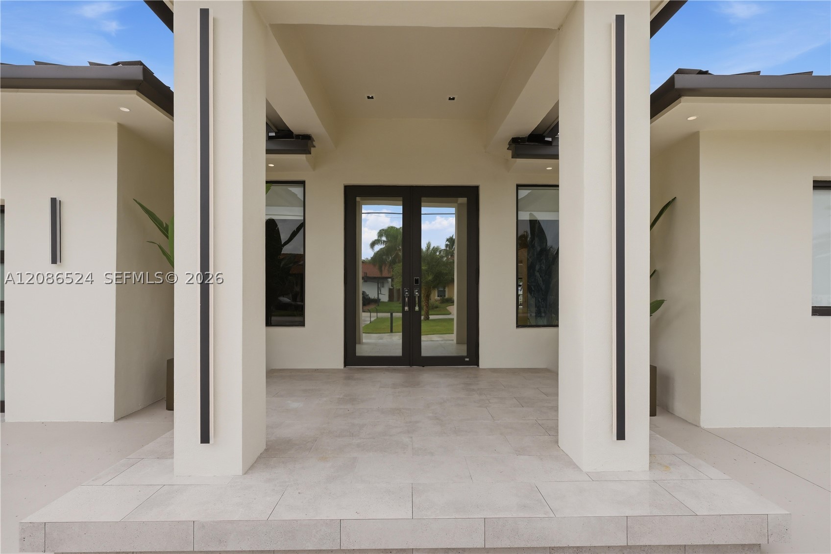 415 Holiday Dr, Hallandale Beach FL 33009