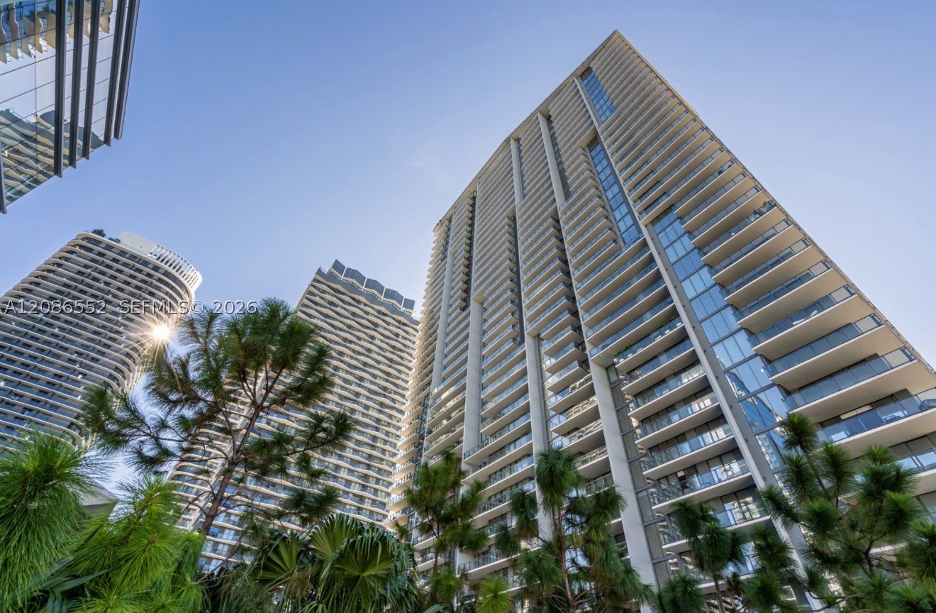 88 SW 7TH ST #2005, Miami FL 33130