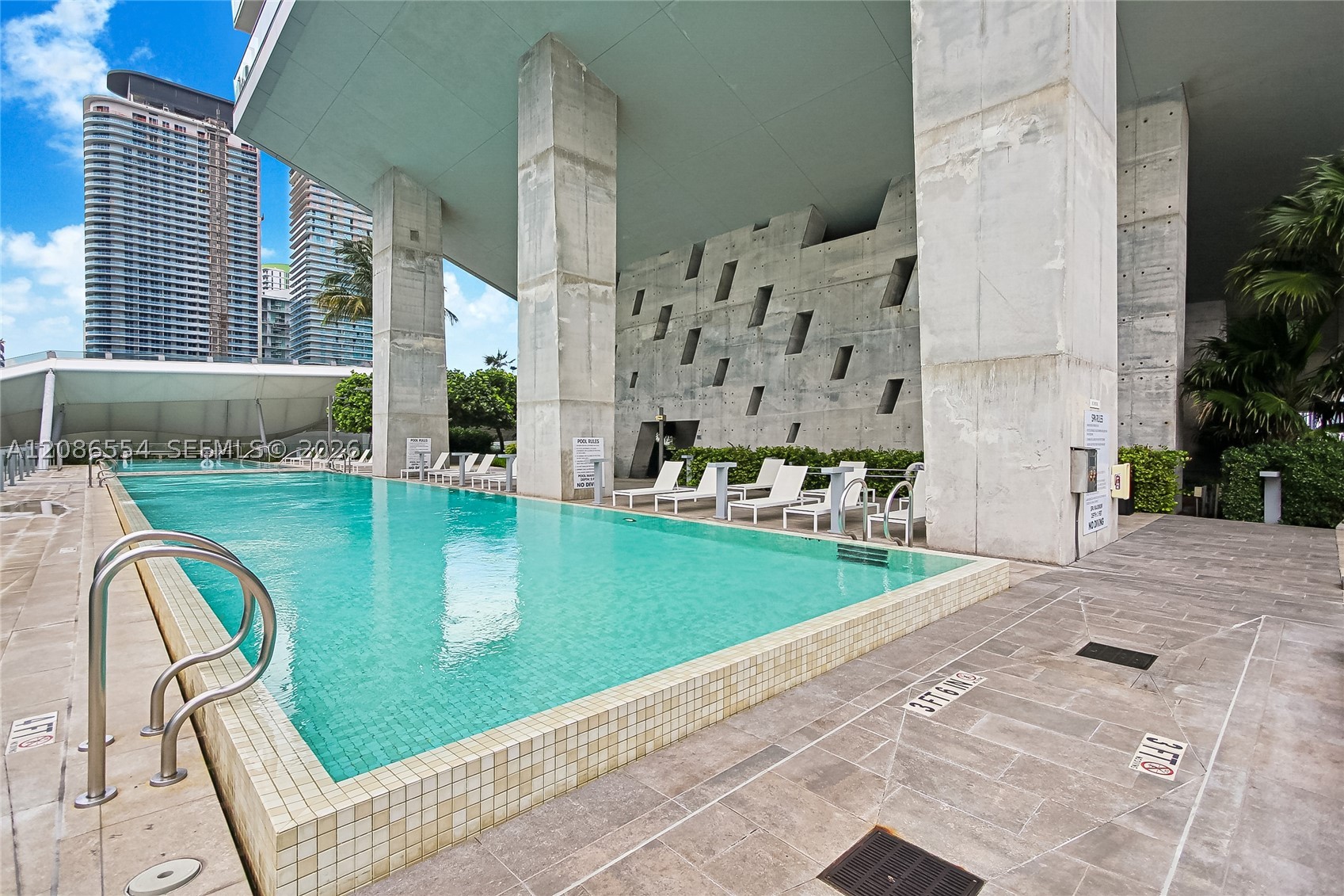 68 SE 6th St #3306, Miami FL 33131