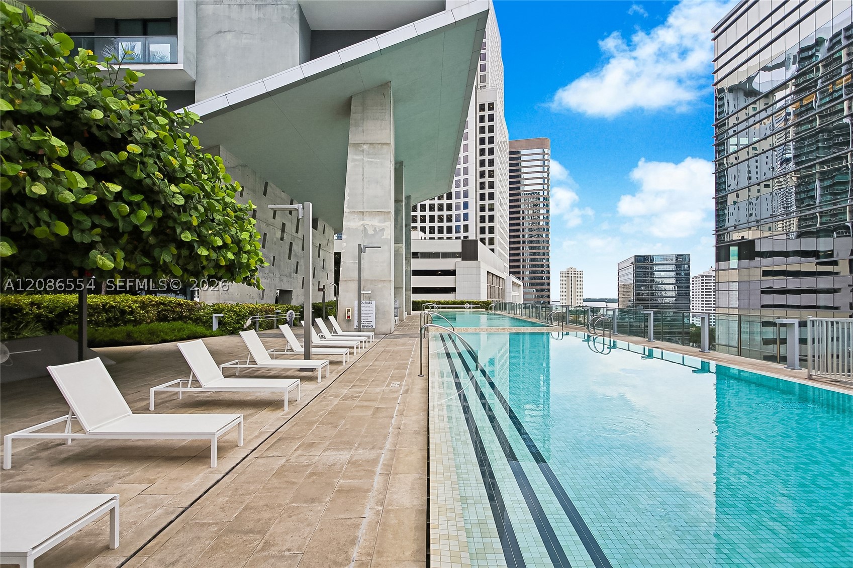 68 SE 6th St #3306, Miami FL 33131