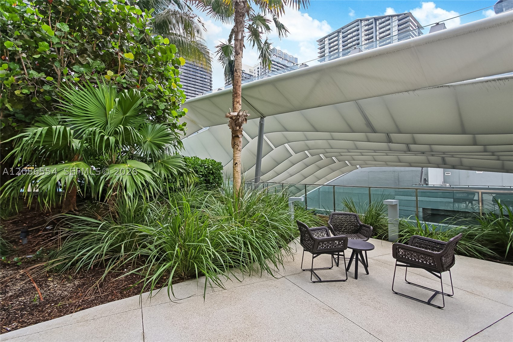 68 SE 6th St #3306, Miami FL 33131