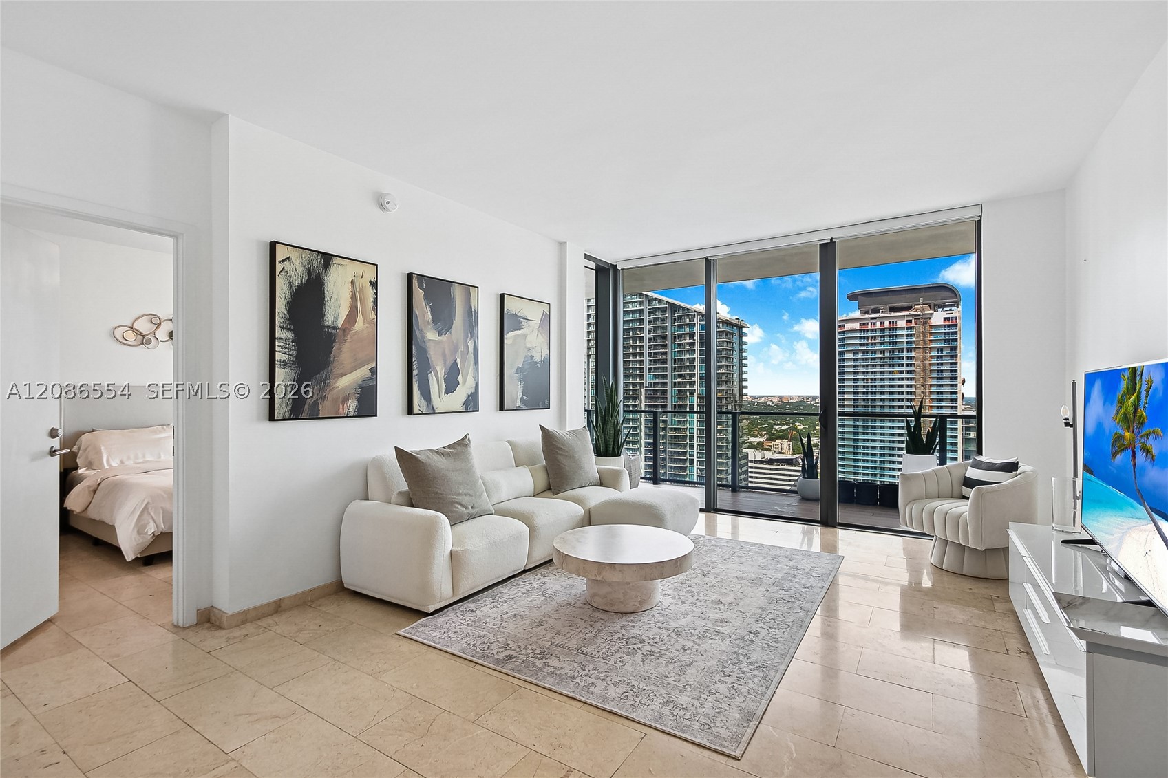 68 SE 6th St #3306, Miami FL 33131