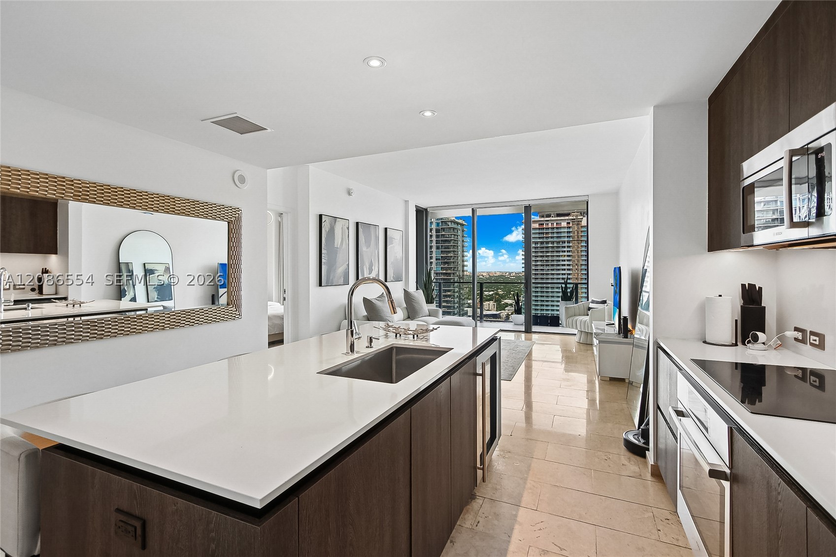 68 SE 6th St #3306, Miami FL 33131