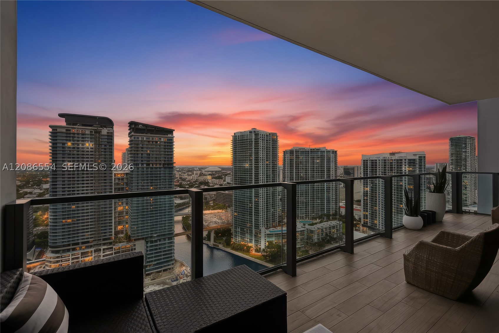 68 SE 6th St #3306, Miami FL 33131
