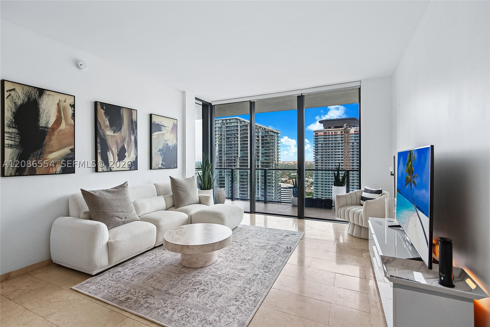 68 SE 6th St #3306, Miami FL 33131