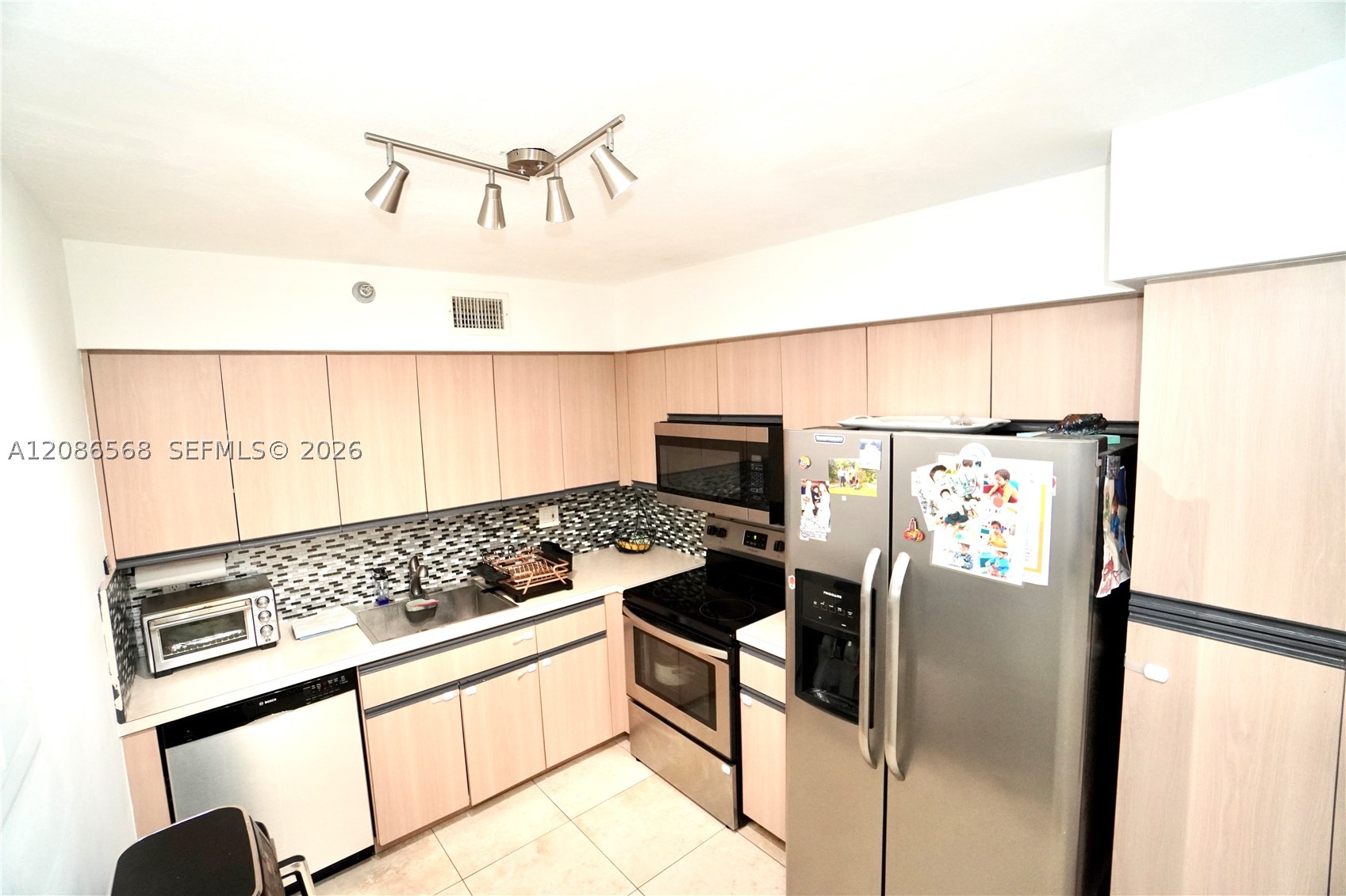 3400 NE 192nd St #606, Aventura FL 33180