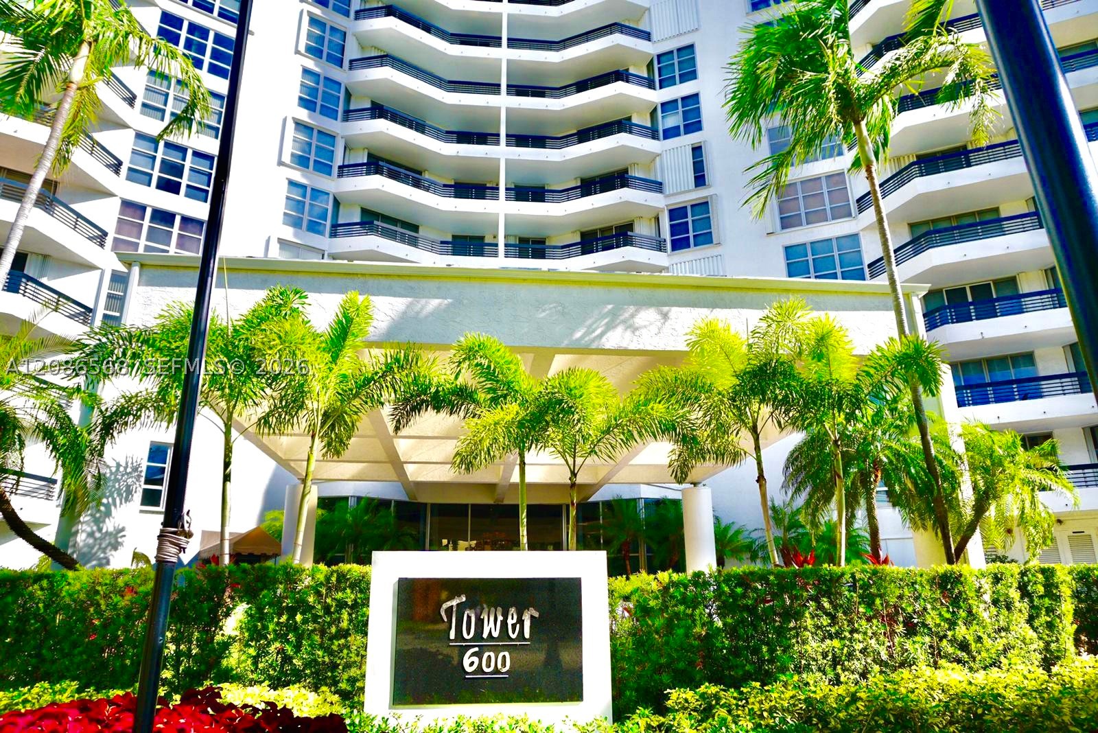3400 NE 192nd St #606, Aventura FL 33180
