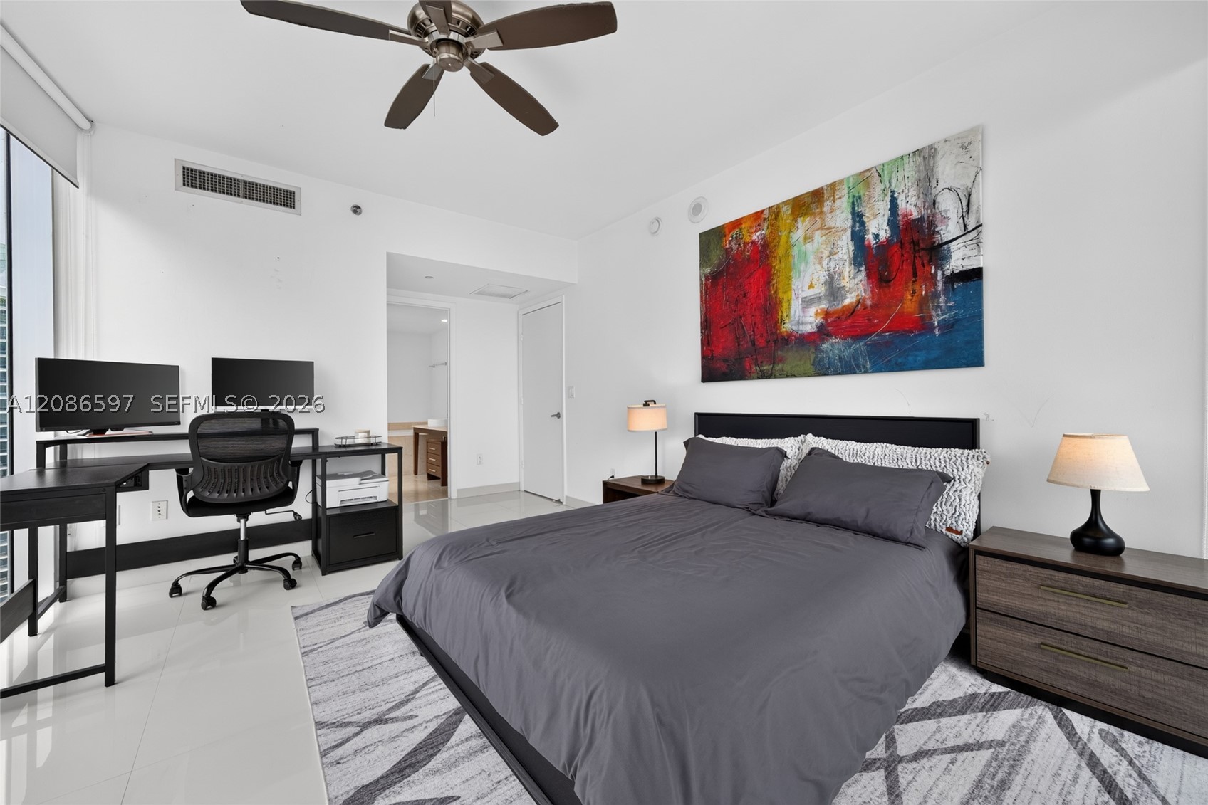 475 Brickell Ave #4613, Miami FL 33131