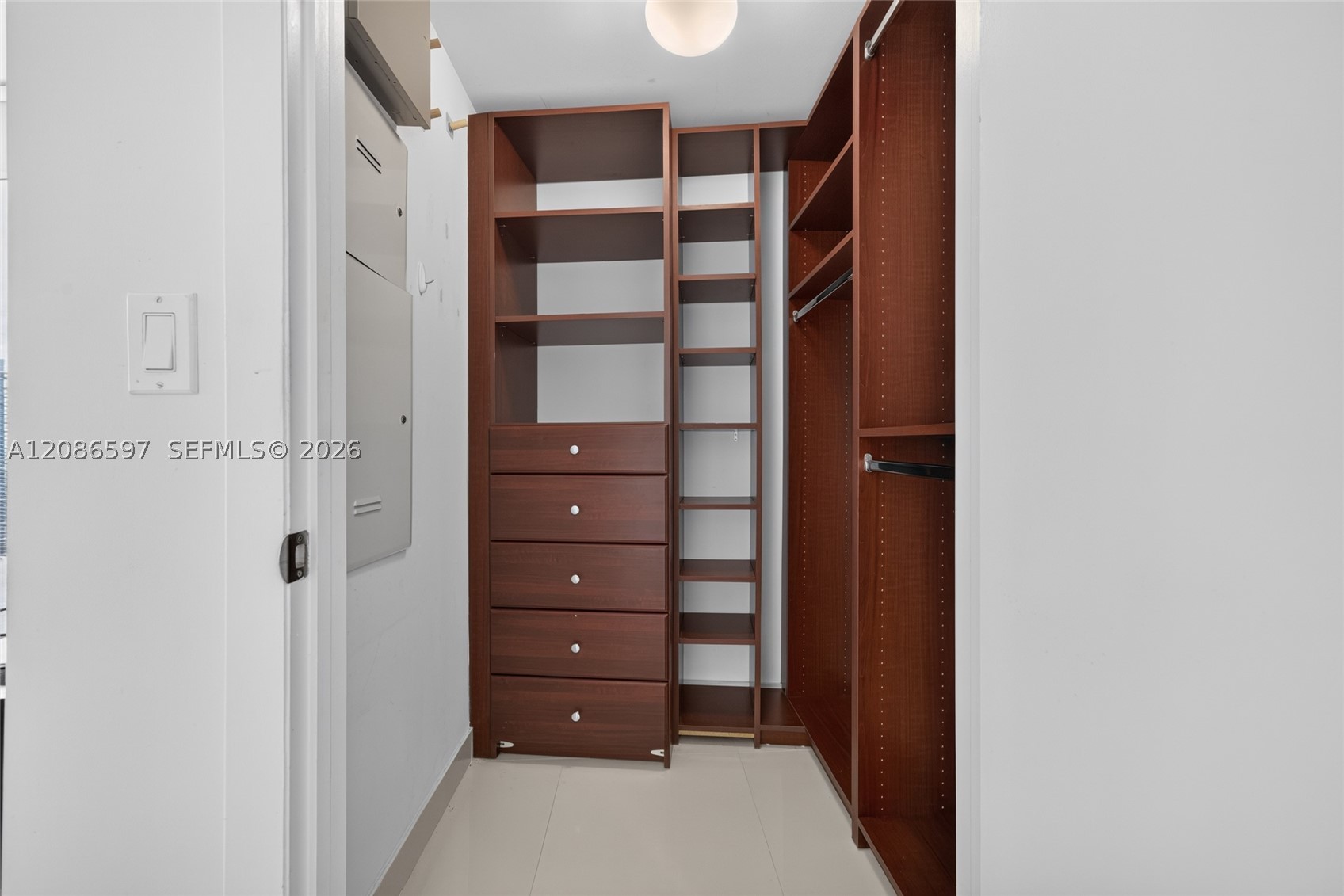 475 Brickell Ave #4613, Miami FL 33131