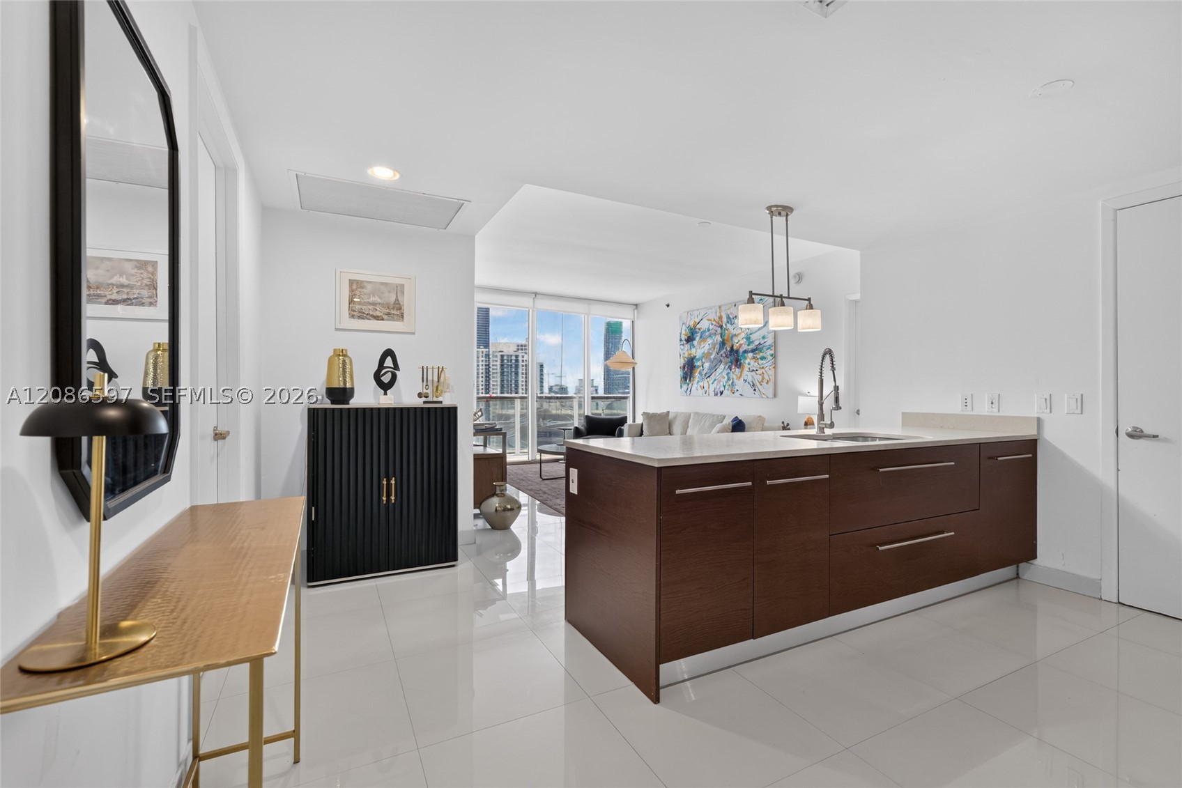 475 Brickell Ave #4613, Miami FL 33131