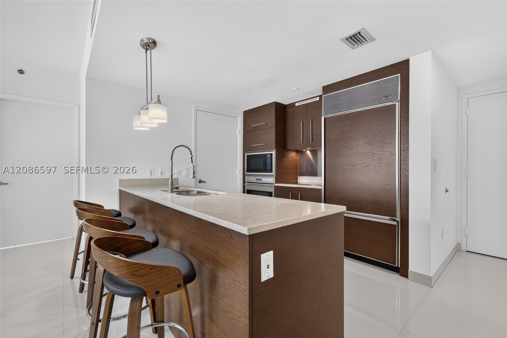 475 Brickell Ave #4613, Miami FL 33131