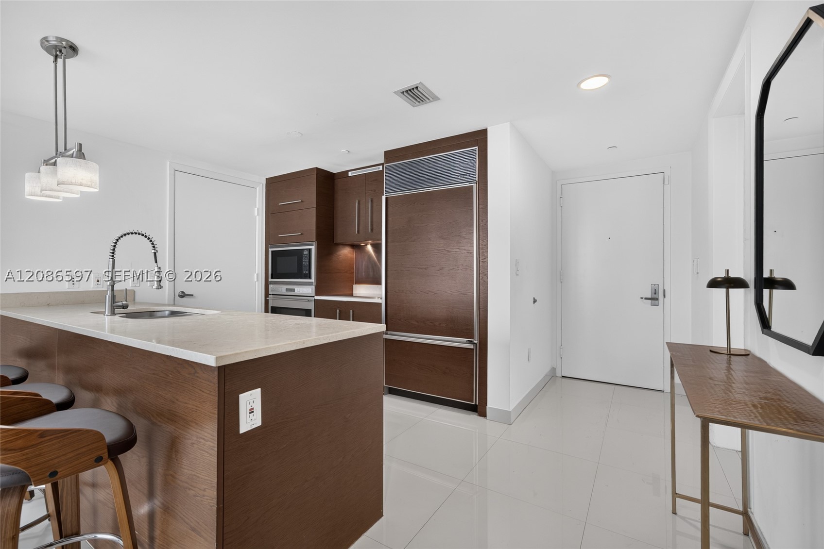 475 Brickell Ave #4613, Miami FL 33131