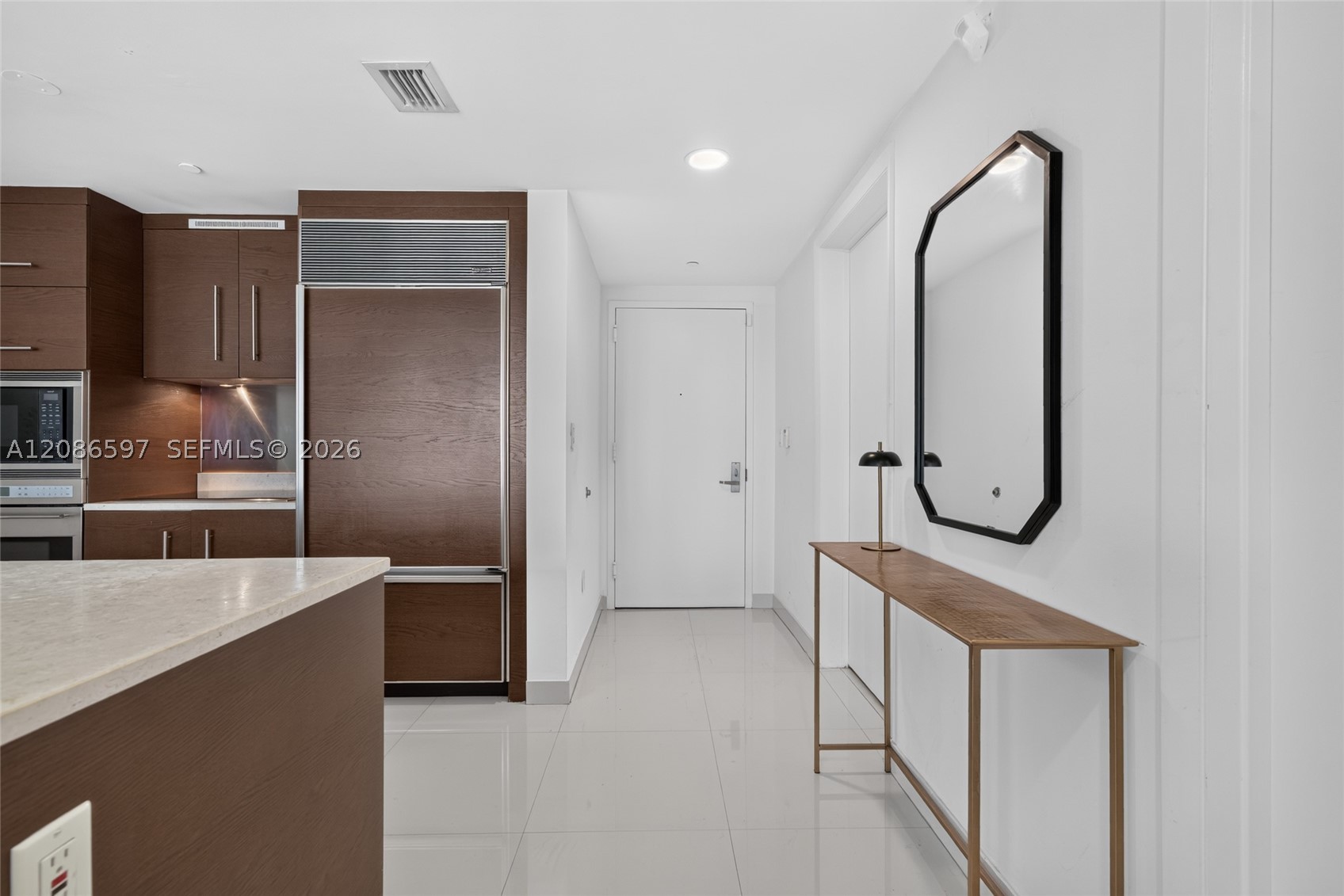 475 Brickell Ave #4613, Miami FL 33131