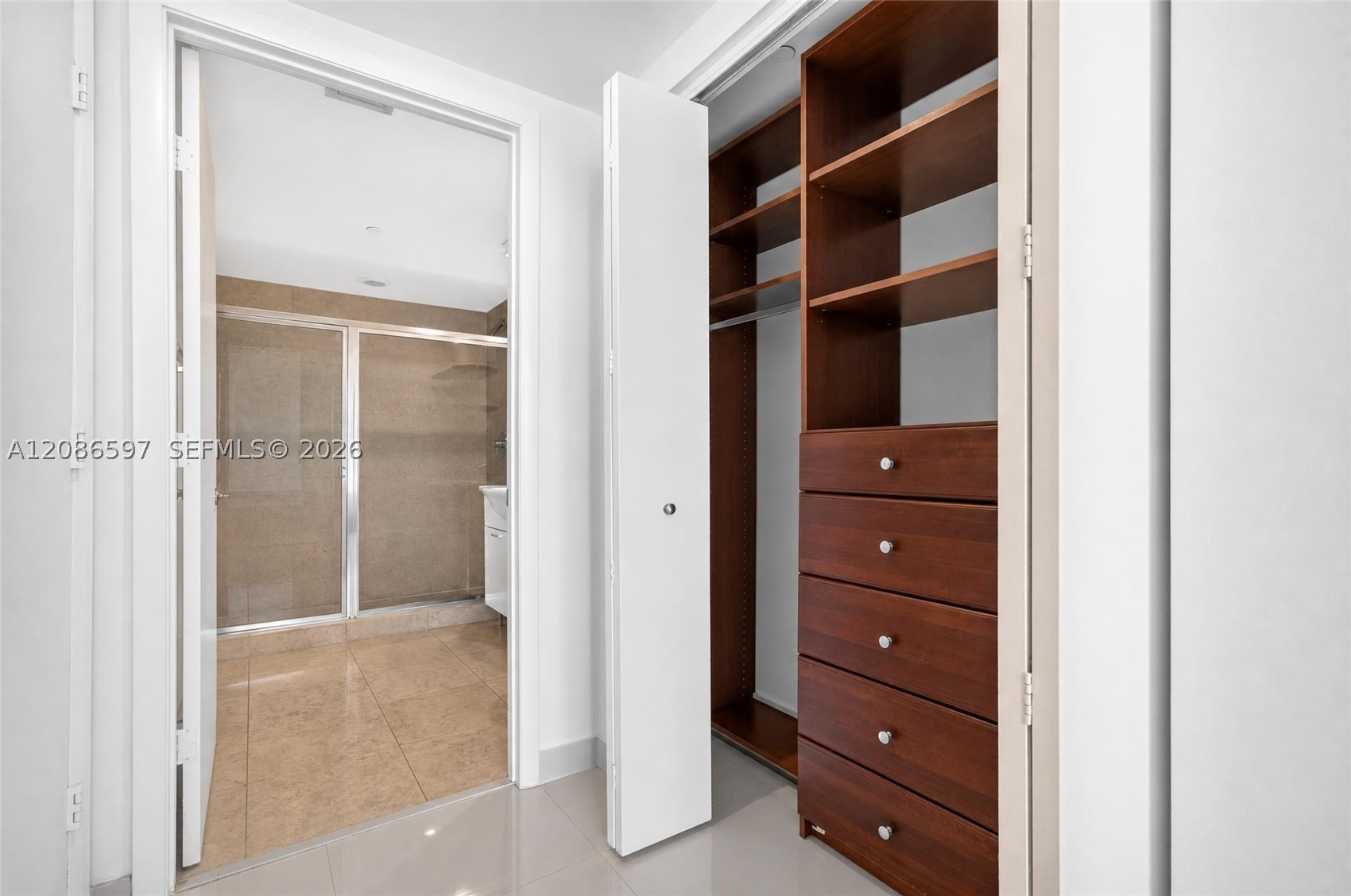 475 Brickell Ave #4613, Miami FL 33131
