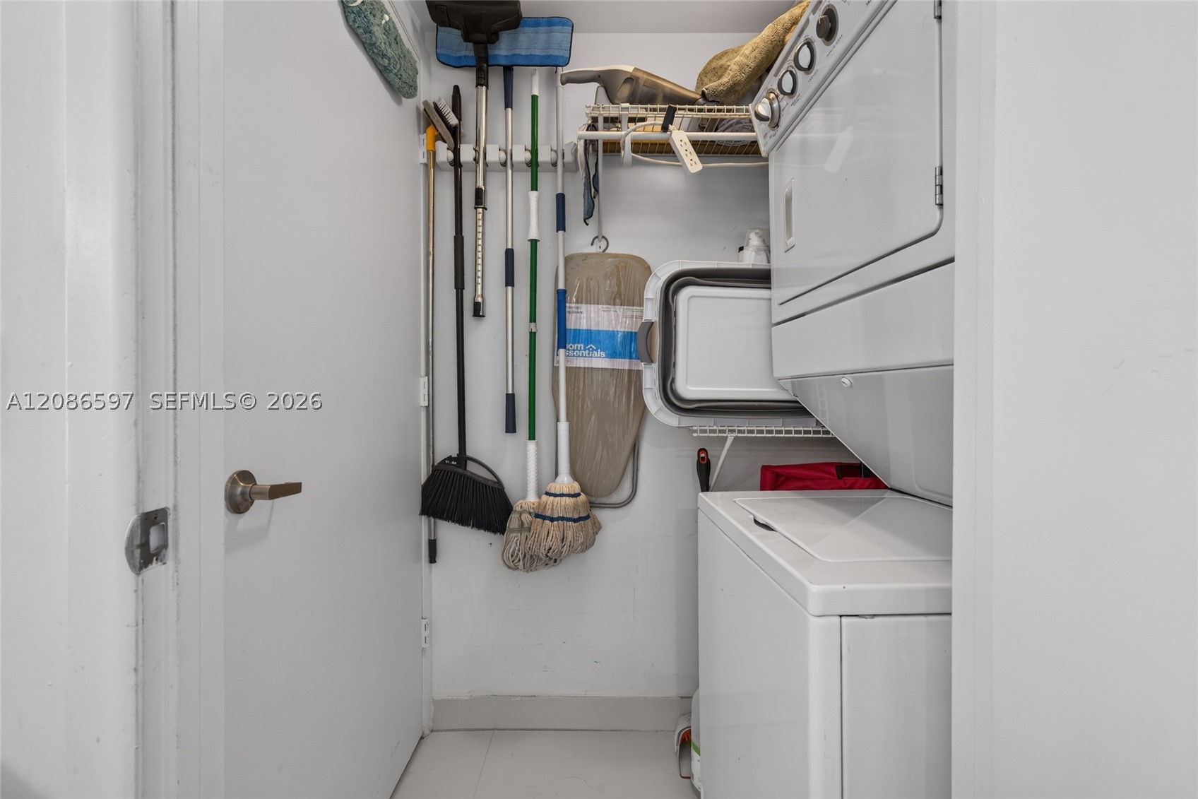 475 Brickell Ave #4613, Miami FL 33131