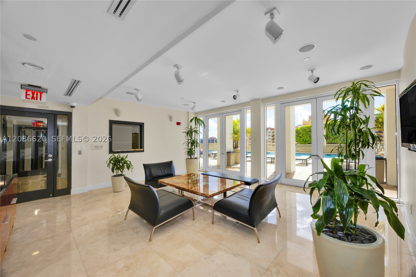 10 Aragon Ave #810, Coral Gables FL 33134