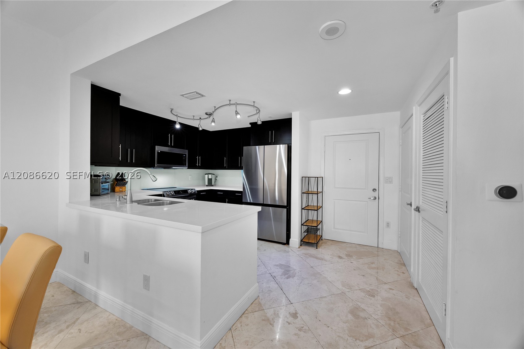 10 Aragon Ave #810, Coral Gables FL 33134