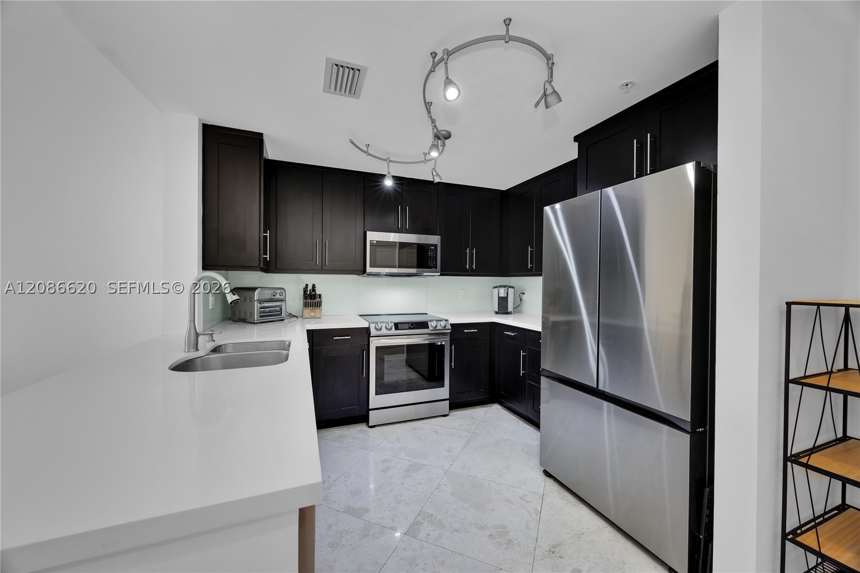 10 Aragon Ave #810, Coral Gables FL 33134