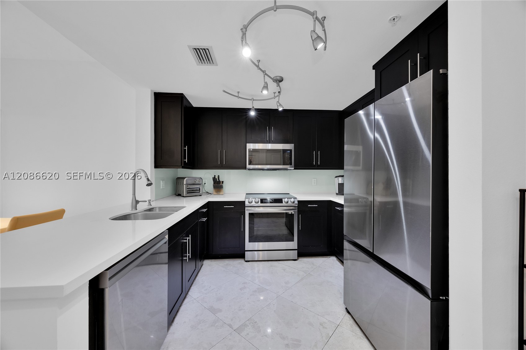 10 Aragon Ave #810, Coral Gables FL 33134