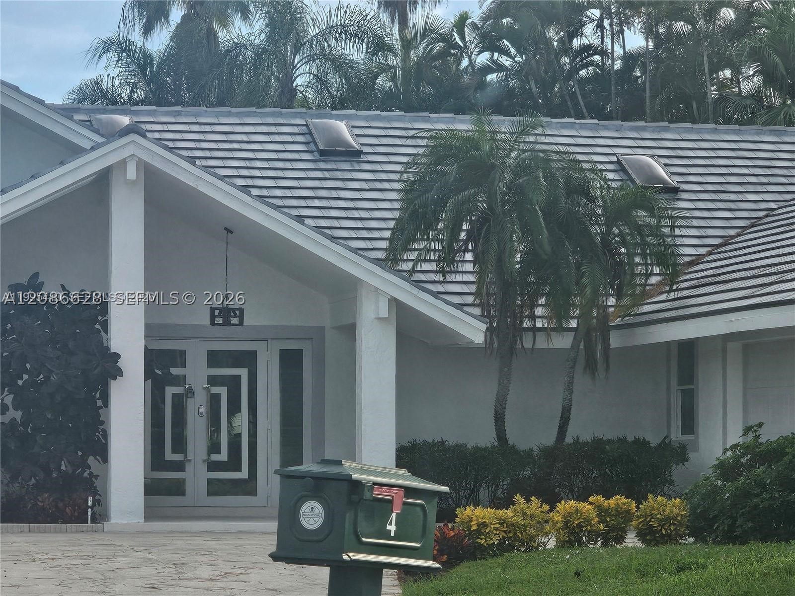 4 Alford Ct, Palm Beach Gardens FL 33418